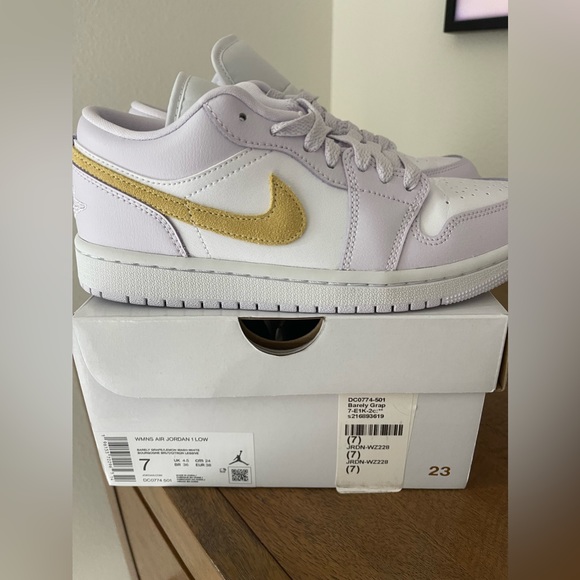 Air Jordan 1 Low Sneaker (7) - Picture 3 of 6